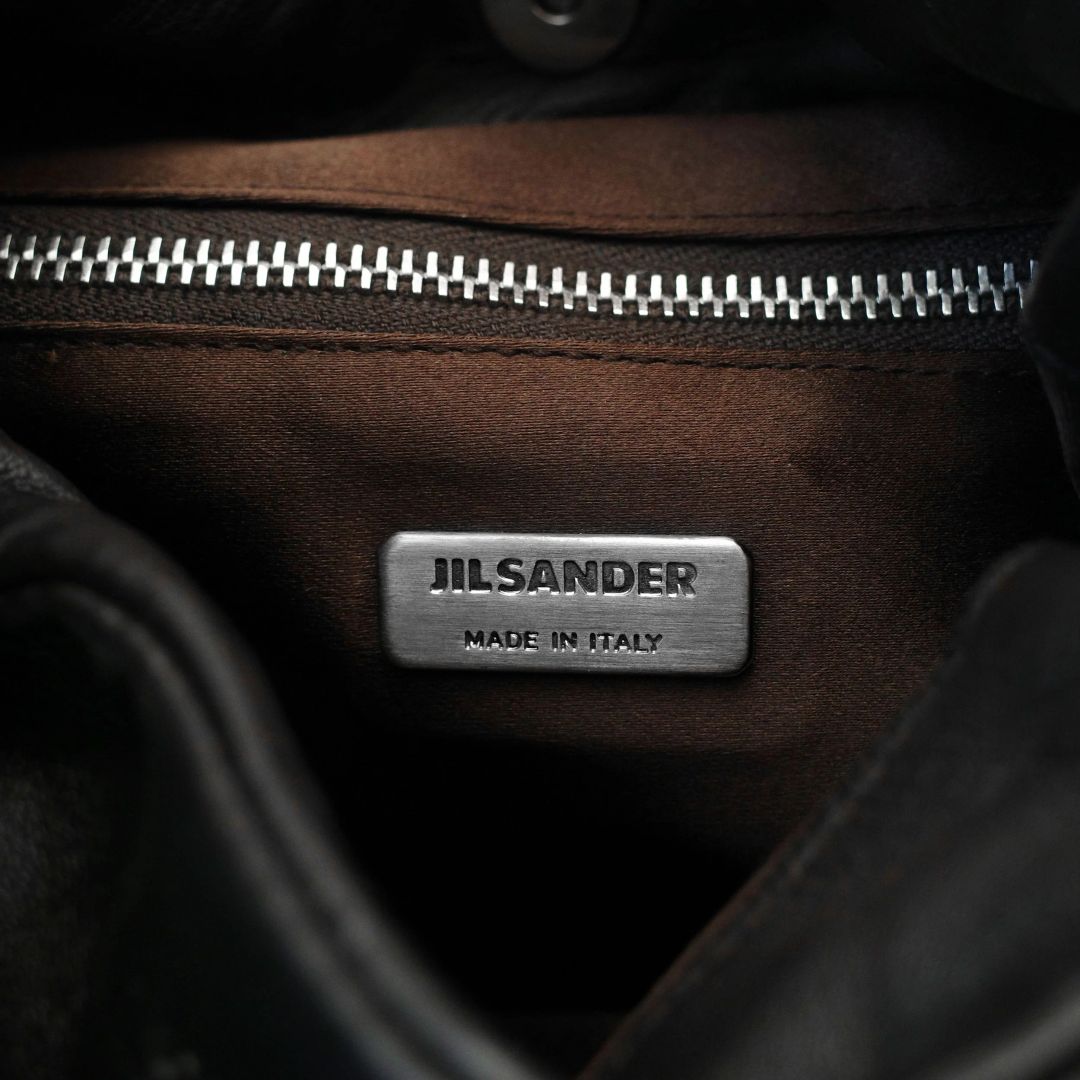 Thumbnail aba540d3-95a8-43a8-96bd-fcacc985e925