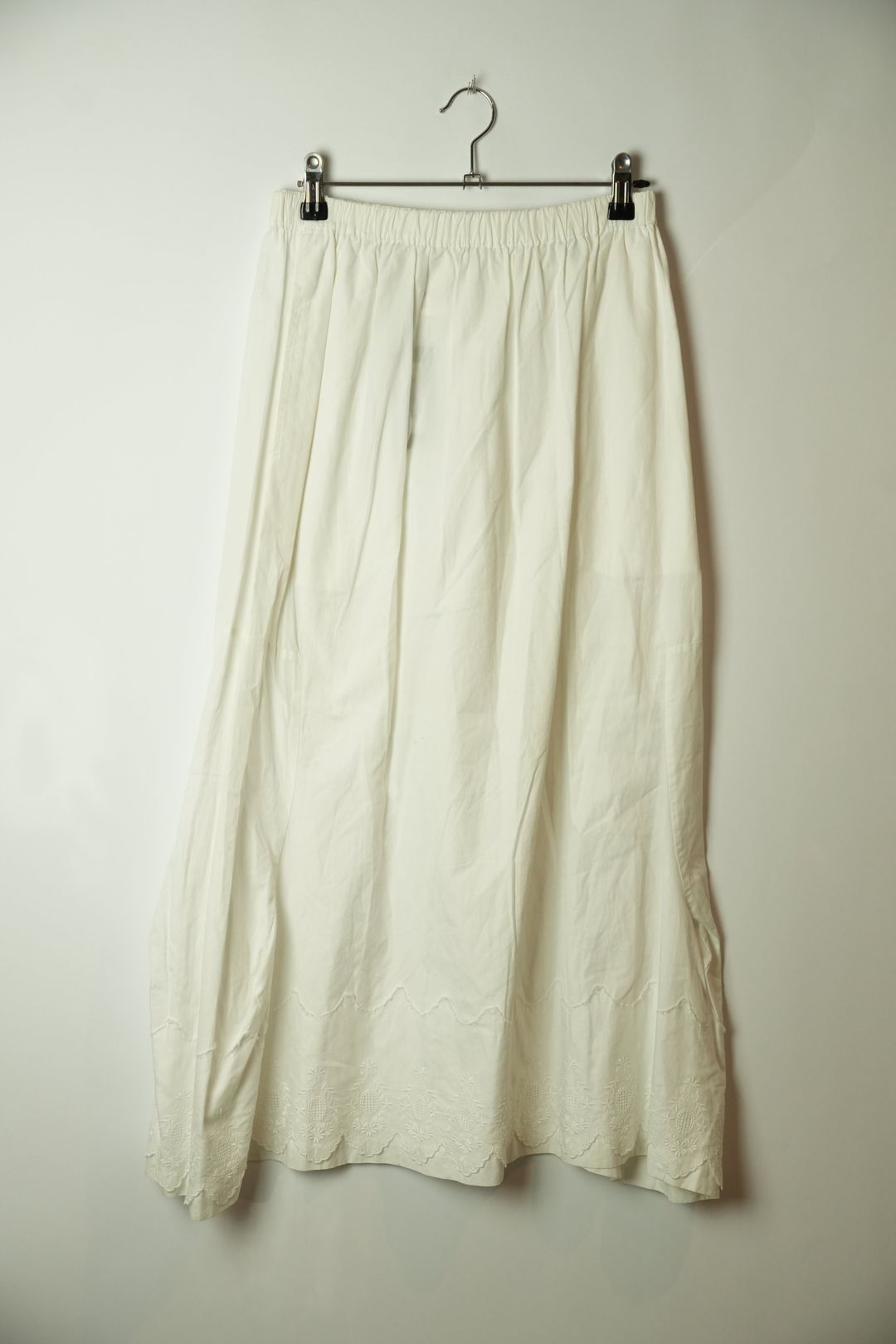 Robe de Chambre Comme Des Garcons White Poplin Embroidered Hem Skirt AD1998 by COMME DES GARCONS in size AU/UK 8 from SKIRTS category