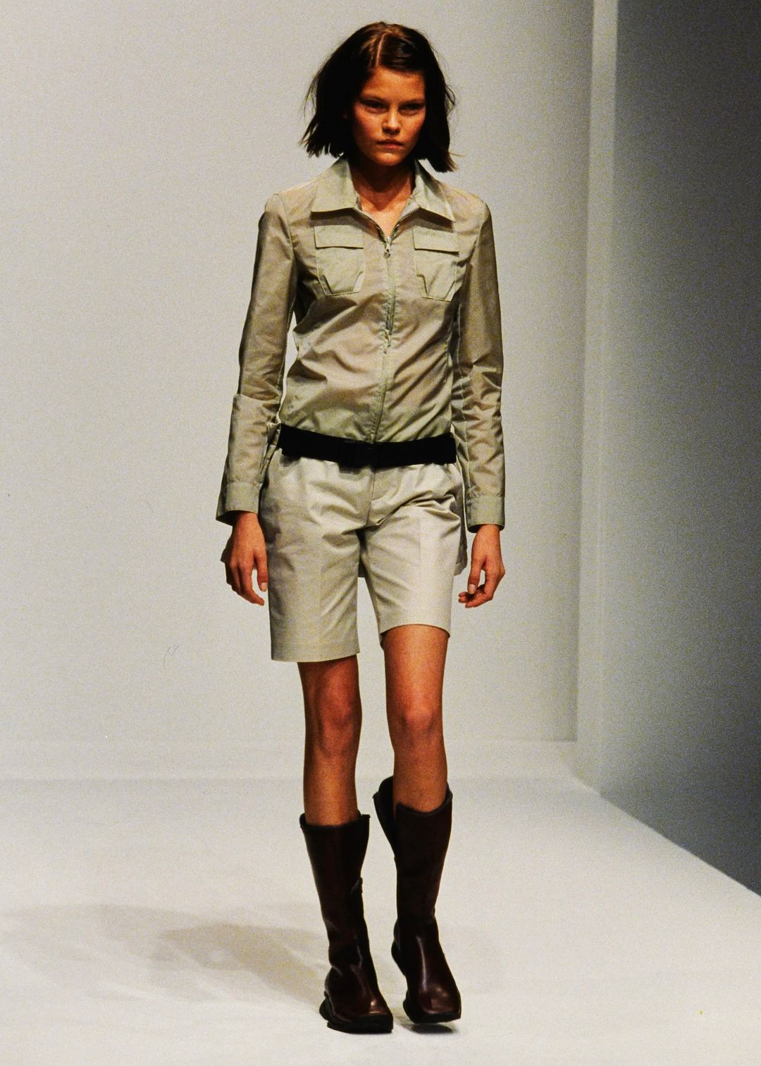 Thumbnail 126e0029-b09a-4da2-8086-bb0a83ad0a6f