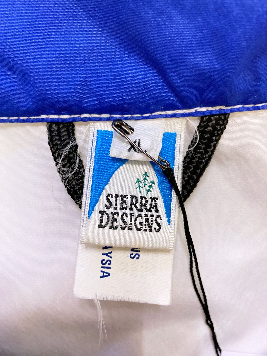 Thumbnail 6119142c-83aa-4922-86b4-d274659c7510