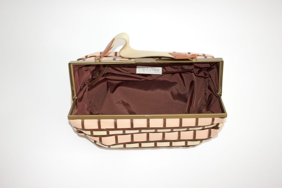 Thumbnail 3802f328-314f-450c-a6ad-e9d52294a445