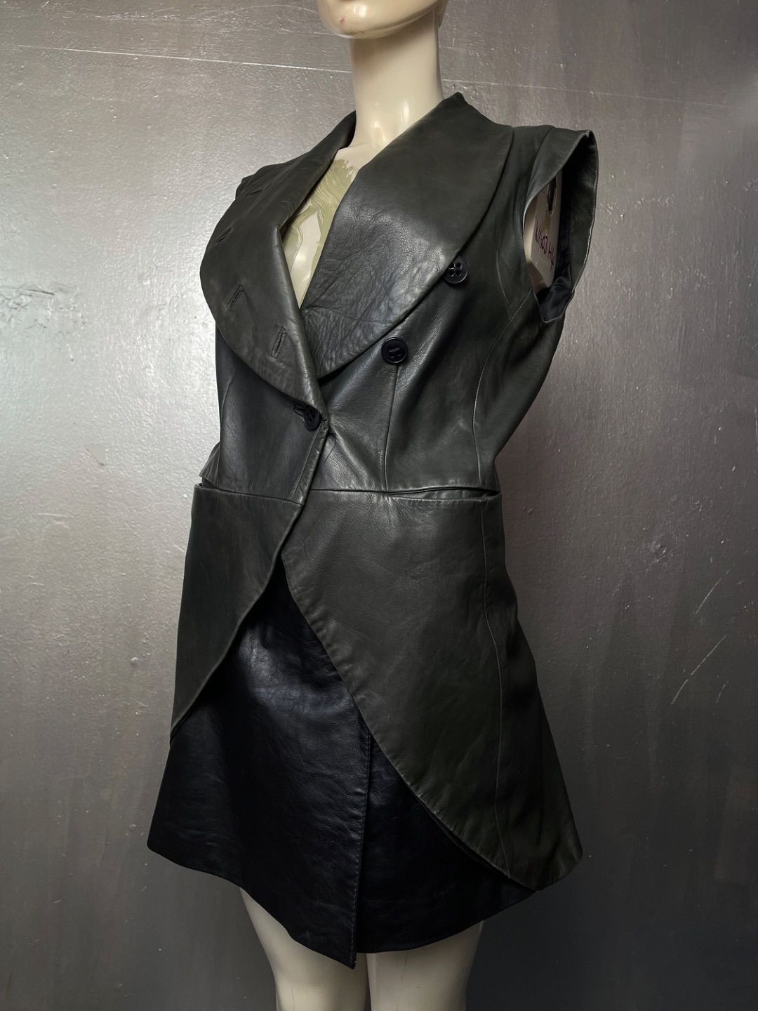 Thumbnail 31d63dfb-d7ba-433d-8550-46b702b19897