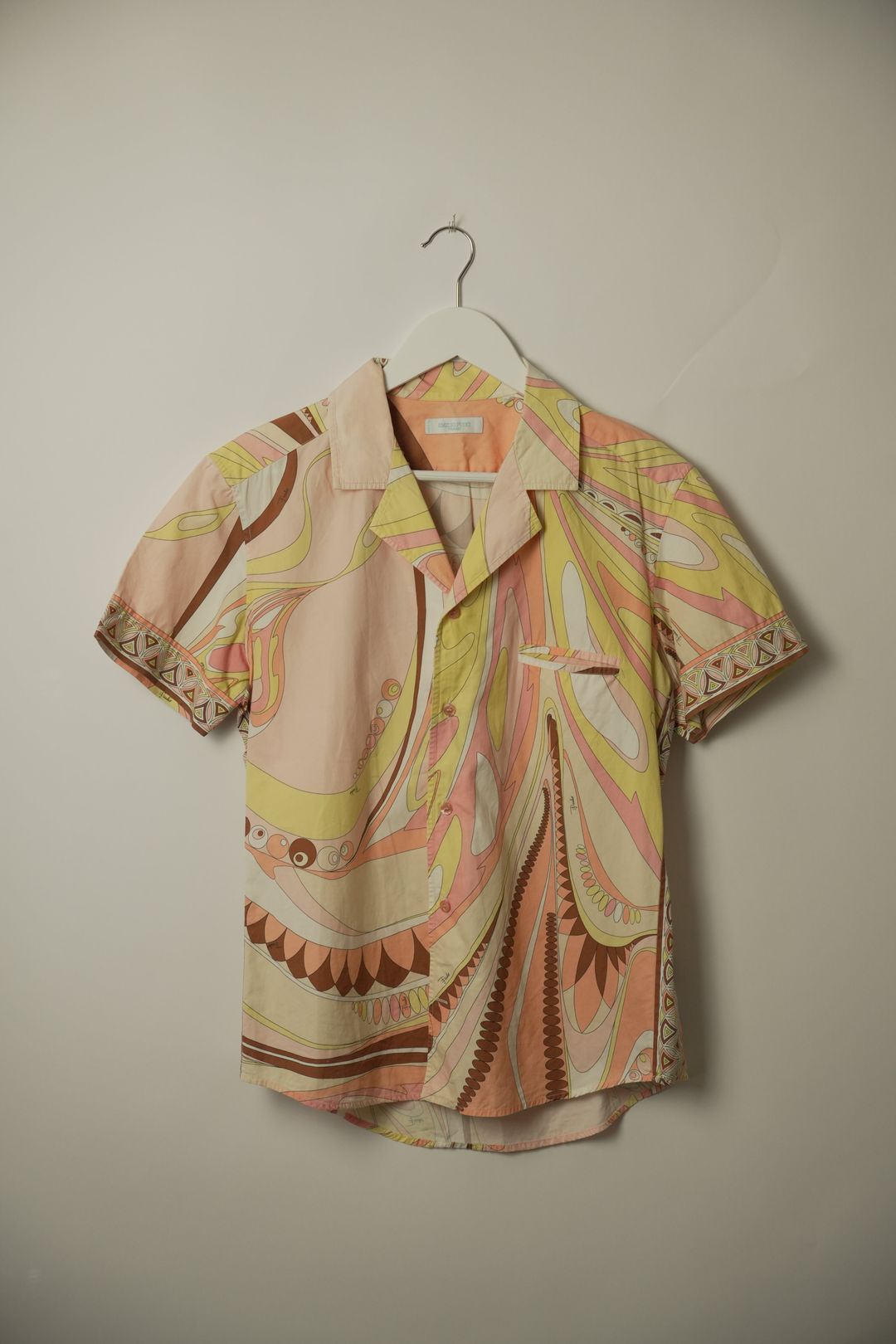 Emilio Pucci Abstract Pink Pattern SS Shirt by VENDOR-UNKNOWN in size S from SHIRTS category