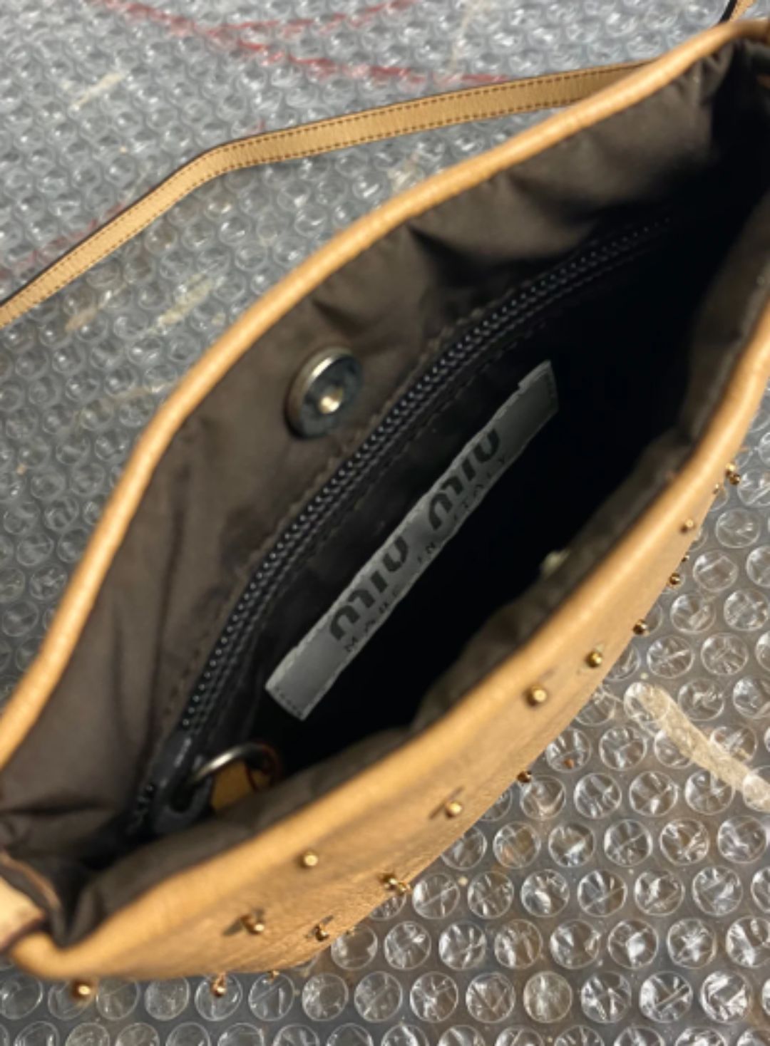 Thumbnail 7f98ce0c-787d-434d-8c4a-f9fa7ed4455f