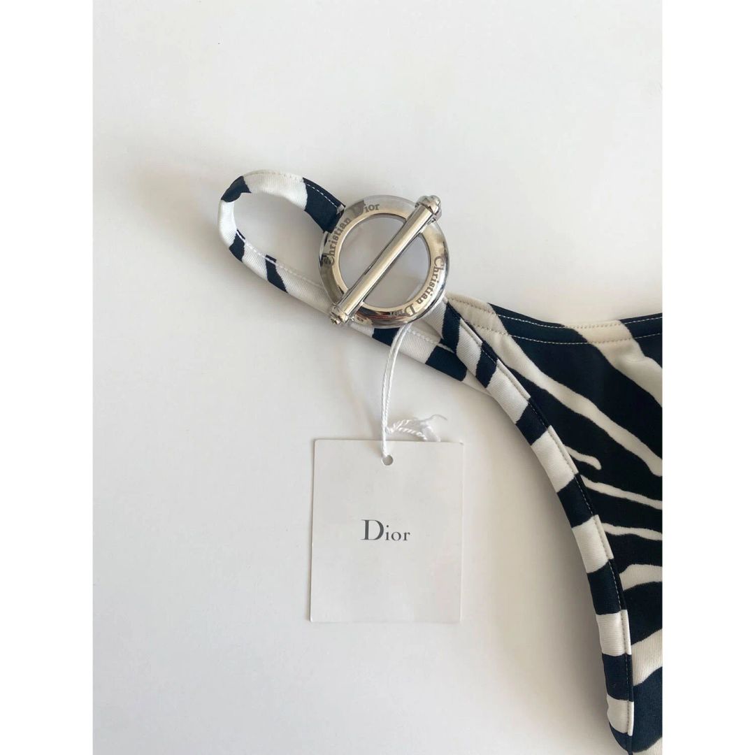 Thumbnail 4203b82b-7dba-4480-aab6-921c5fb9d455