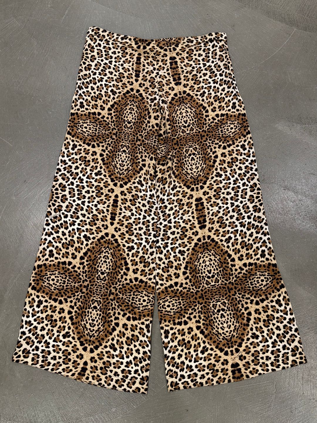 2007 Roberto Cavalli silk leopard print pants by ROBERTO CAVALLI in size IT 42 from TROUSERS category