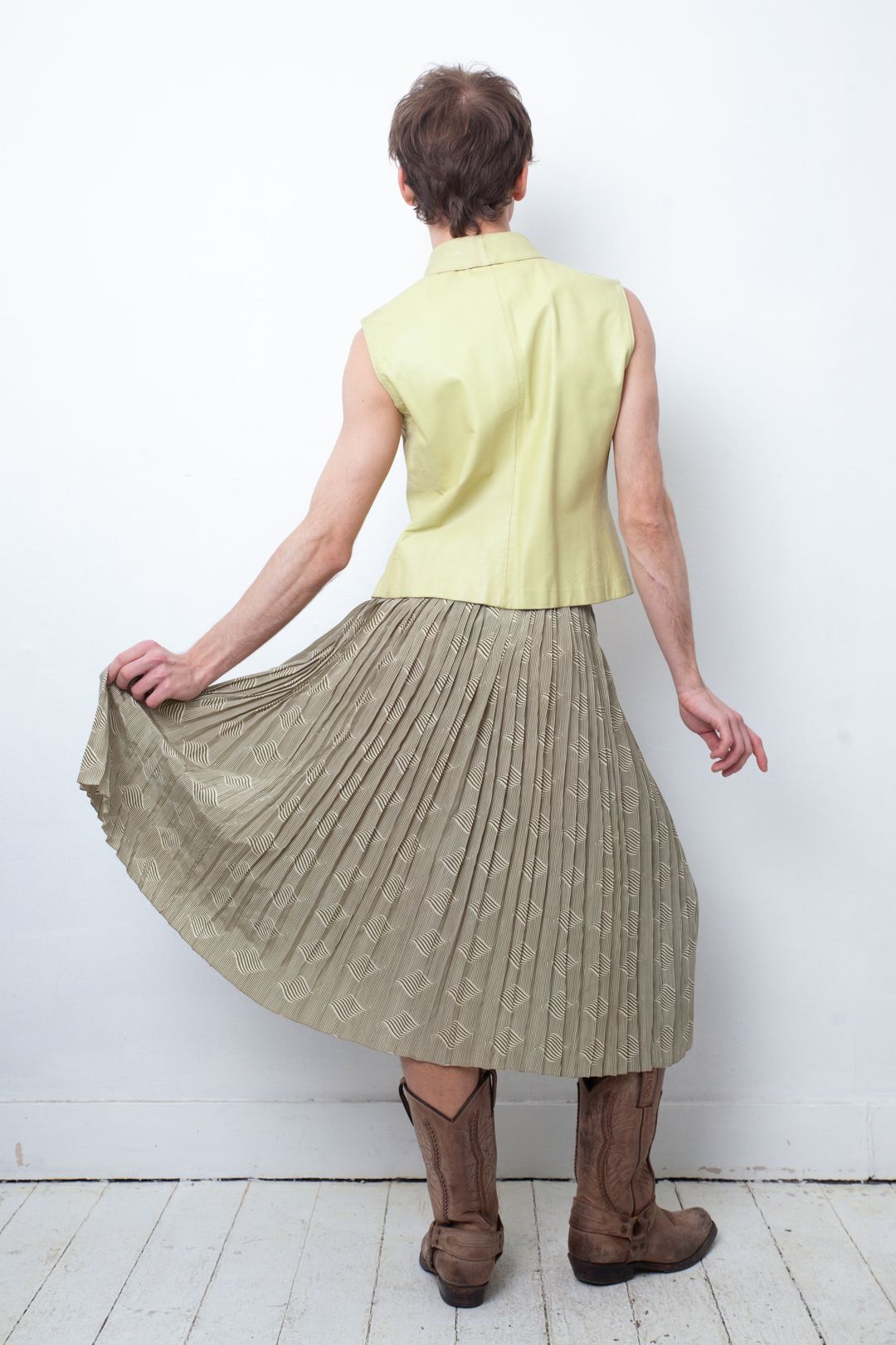 Thumbnail 7cc373a3-3a1a-471c-adf5-9a64cd684704