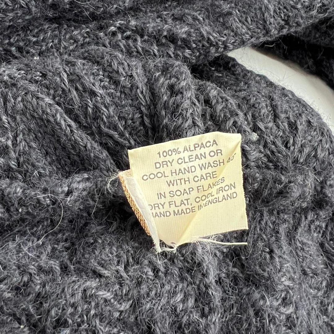 Thumbnail 281d7a58-dd04-4186-8d37-441c7ed25691