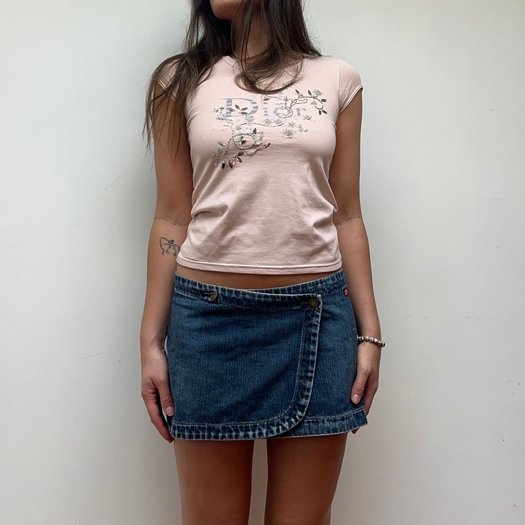 Thumbnail 057445ba-0c23-4e50-9ccb-927e69e8a26c