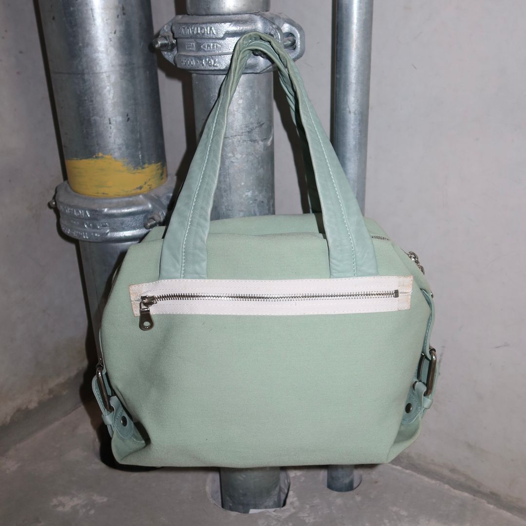 Thumbnail 9ccdd374-408a-416d-91ac-07e65c25e50b