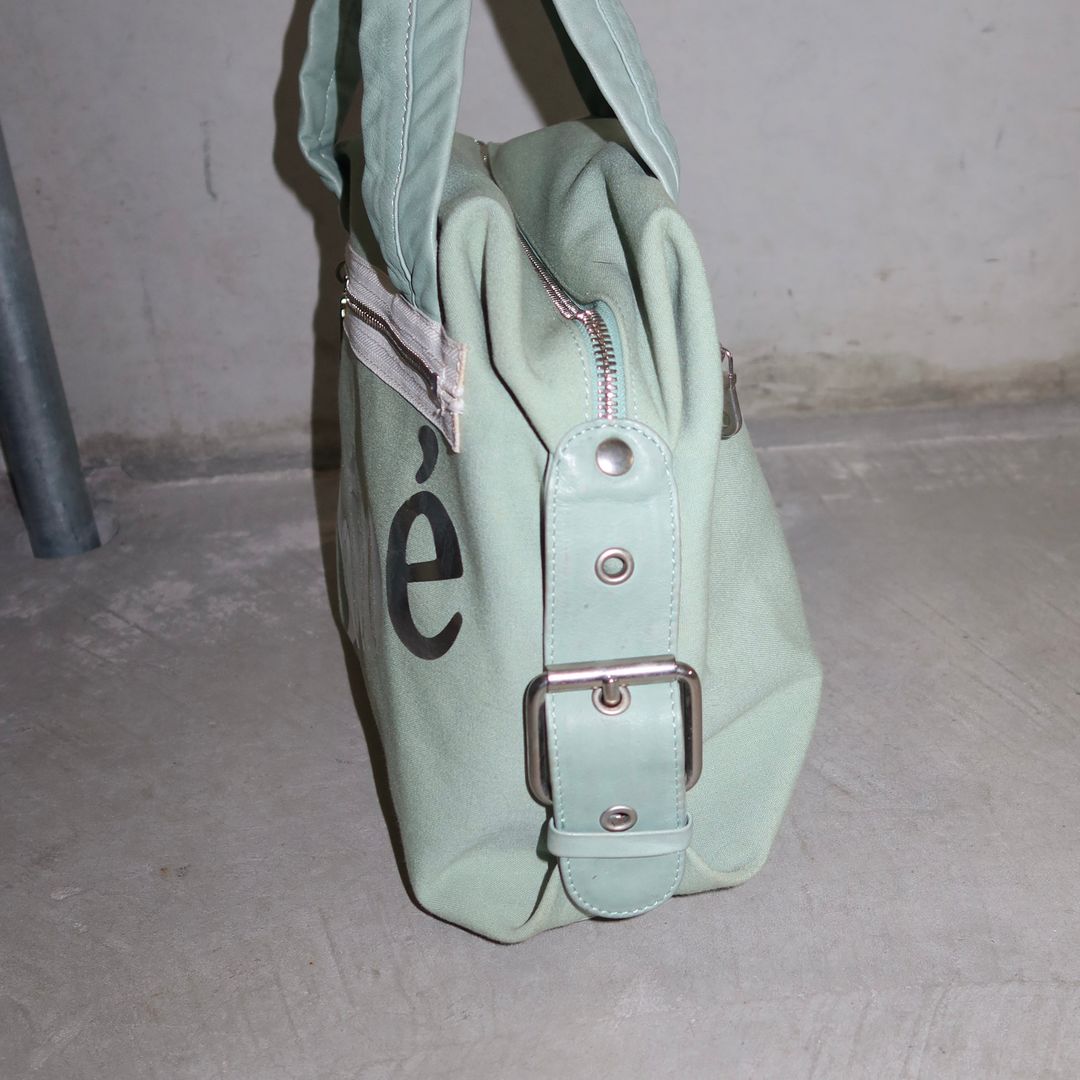 Thumbnail 6f65ab4a-55df-4eb9-97cb-759ee09cd86b