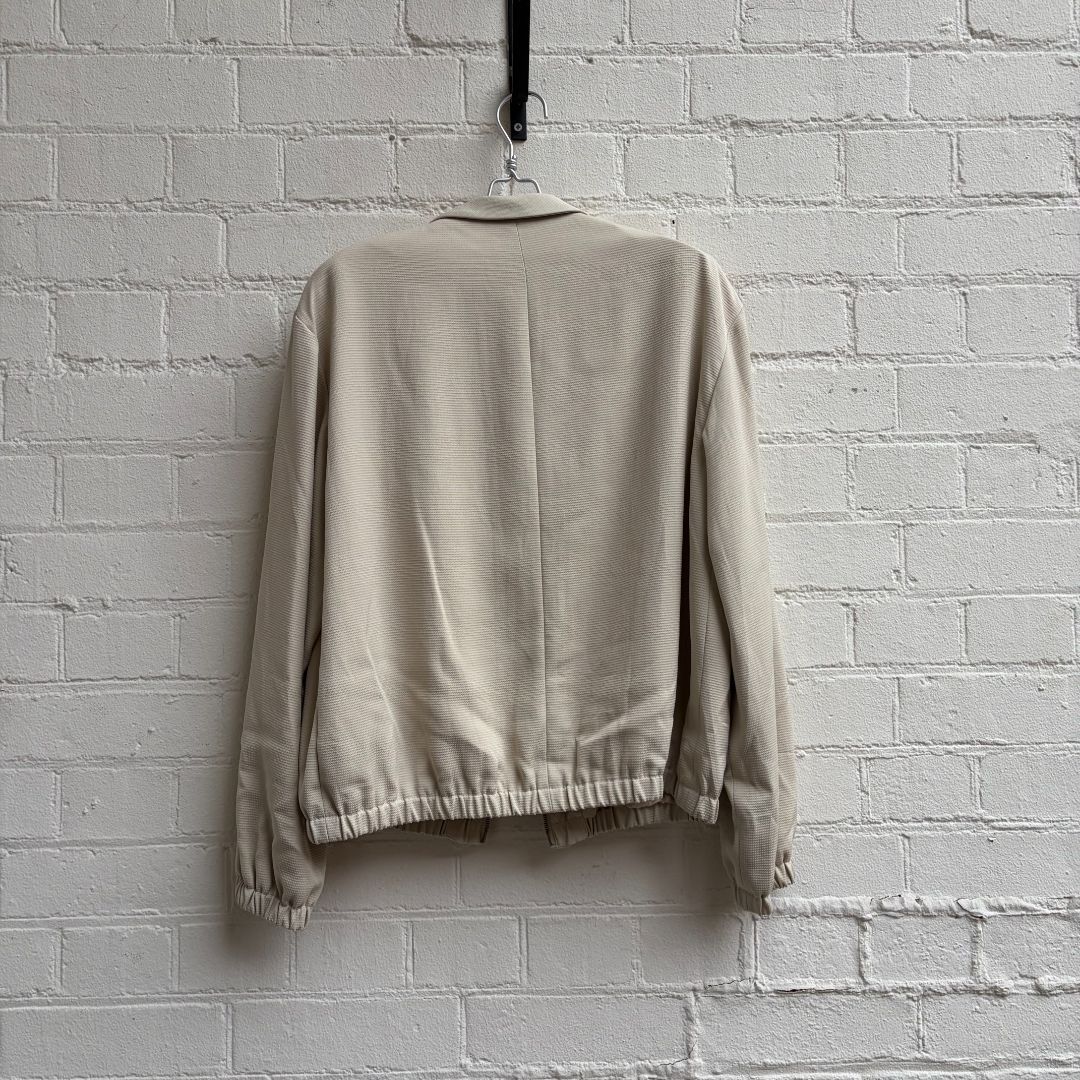 Thumbnail 6c0c4bd2-2592-4cb5-94e9-afd28b1135f8