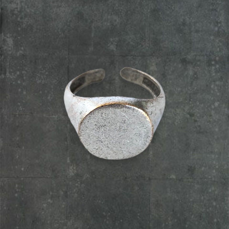 Signet Ring by FΛZED by Finn in size ONE SIZE