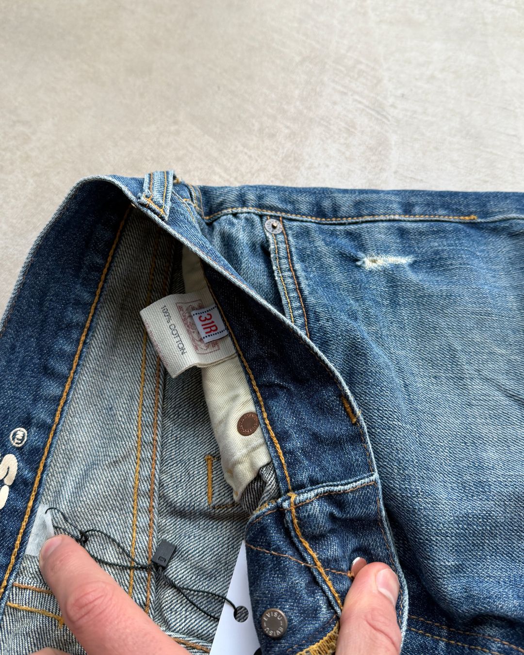 Thumbnail 31c98632-6a7e-4360-ac67-2a2e2f820ecb