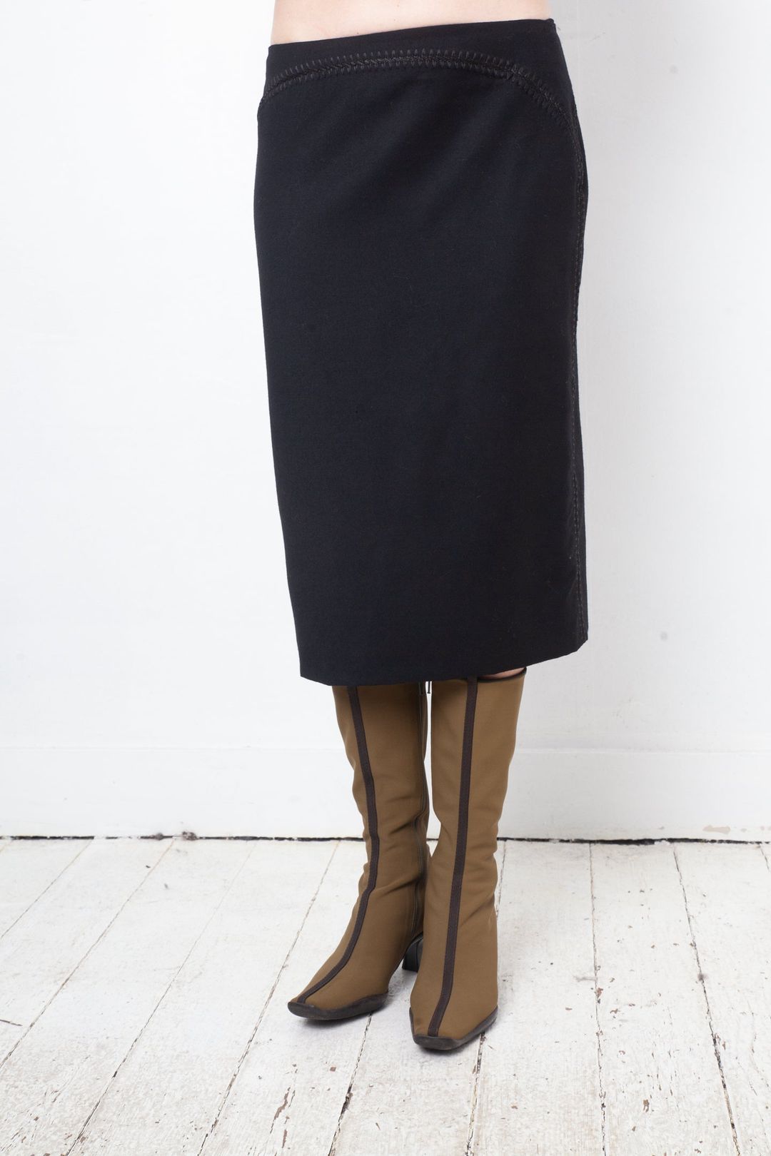 Alexander McQueen Fall 2002 black wool pencil skirt with embroidered stitching by ALEXANDER MCQUEEN in size IT 42 from SKIRTS category