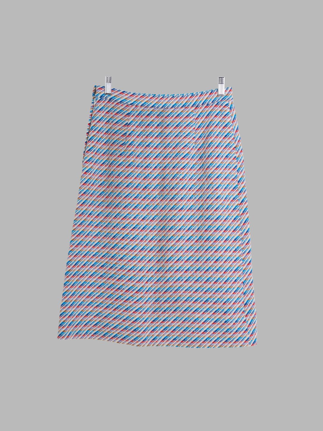 Thumbnail 05723dbc-fe42-402a-86d4-ca7a1c9acc3a