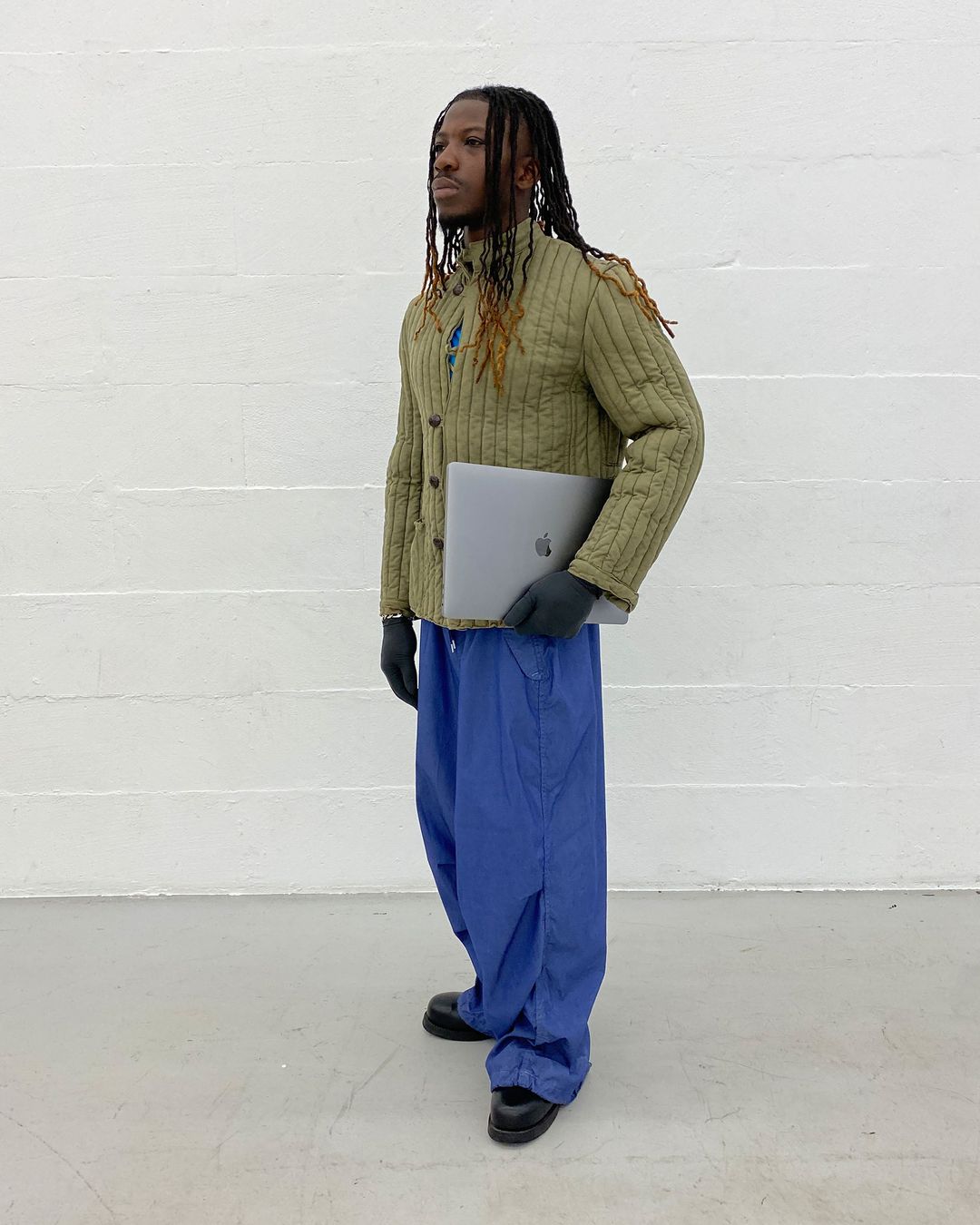 Thumbnail 10657657-6260-4290-831b-8cba854f6234