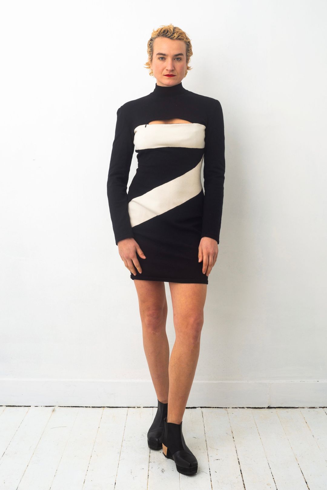 Thierry Mugler 90’s wool knit black and white  bodycon dress with zipper chest opening by THIERRY MUGLER in size FR 36 from DRESSES category
