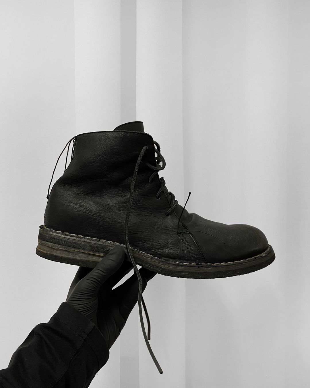 Vintage 2000s Made in Italy Gum-Sole Leather Boots Black by Vintage in size EU 42 from SHOES category