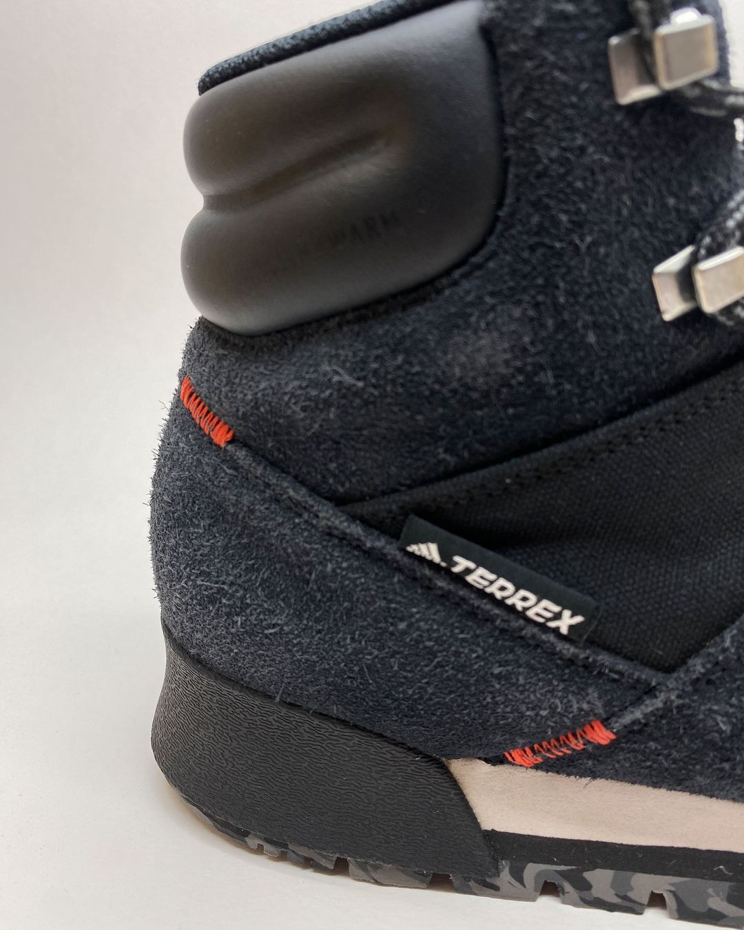 Thumbnail 2d0bc6ee-66af-43c8-9611-cb11ad60e204