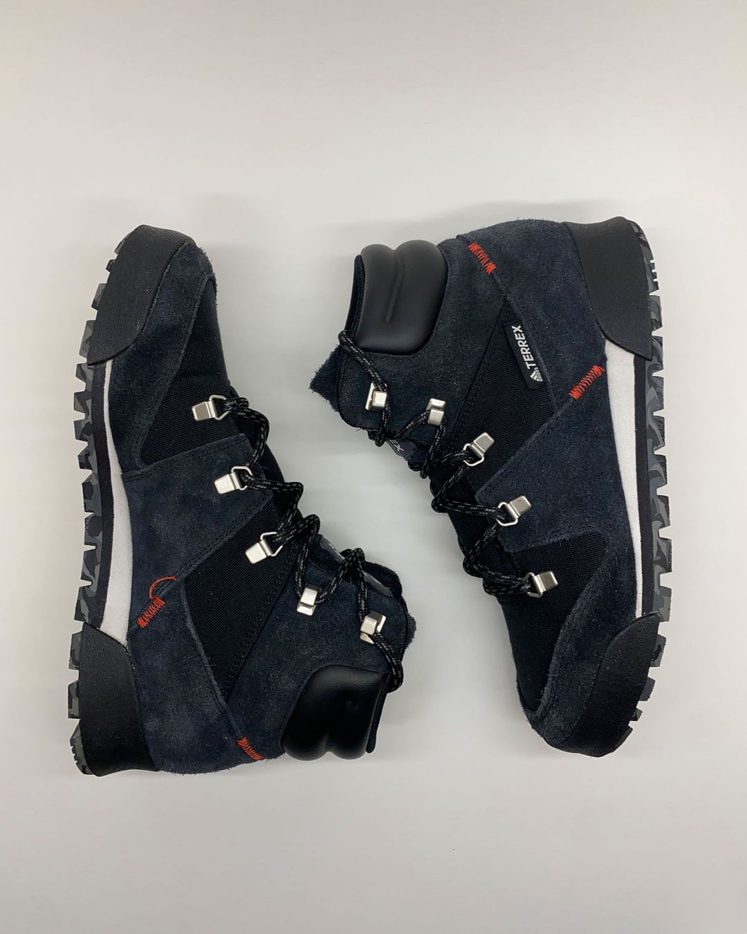 Thumbnail 0ff0b7eb-da7a-4019-b97a-45b20f1c879c