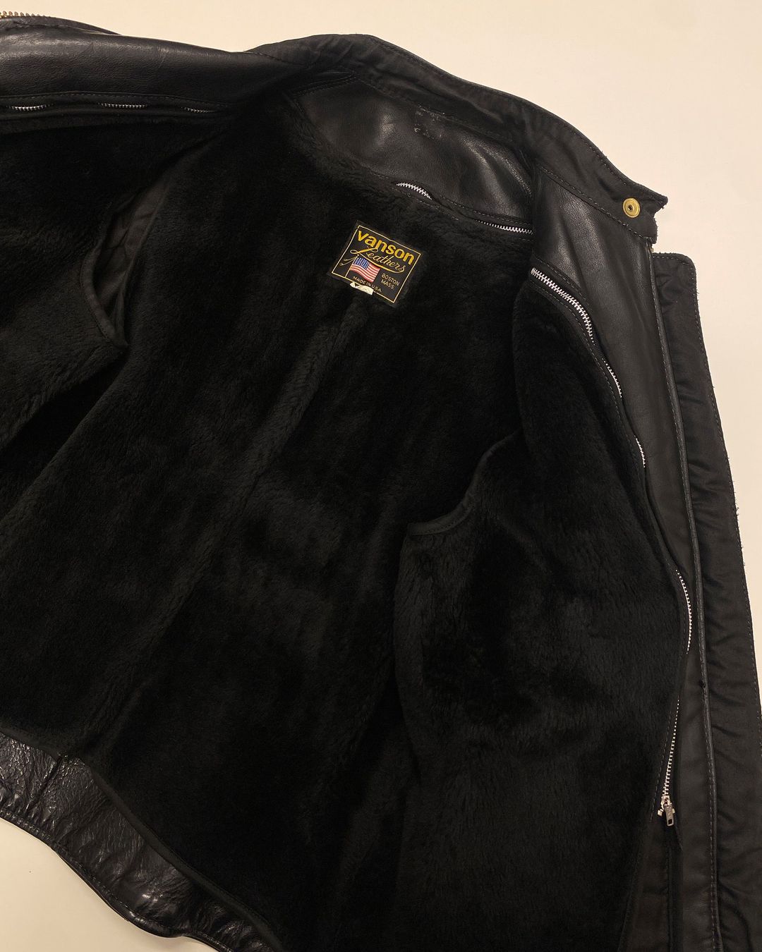 Thumbnail b8350104-e6cb-4852-9a6e-9c16a1b2a1f2