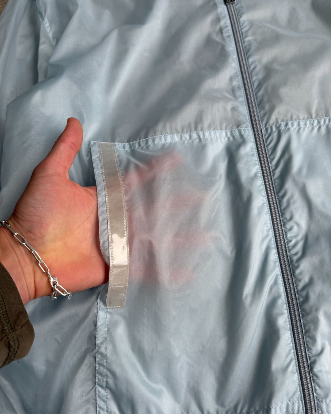 Thumbnail 1010addc-befd-45a2-8155-d6330c38978b