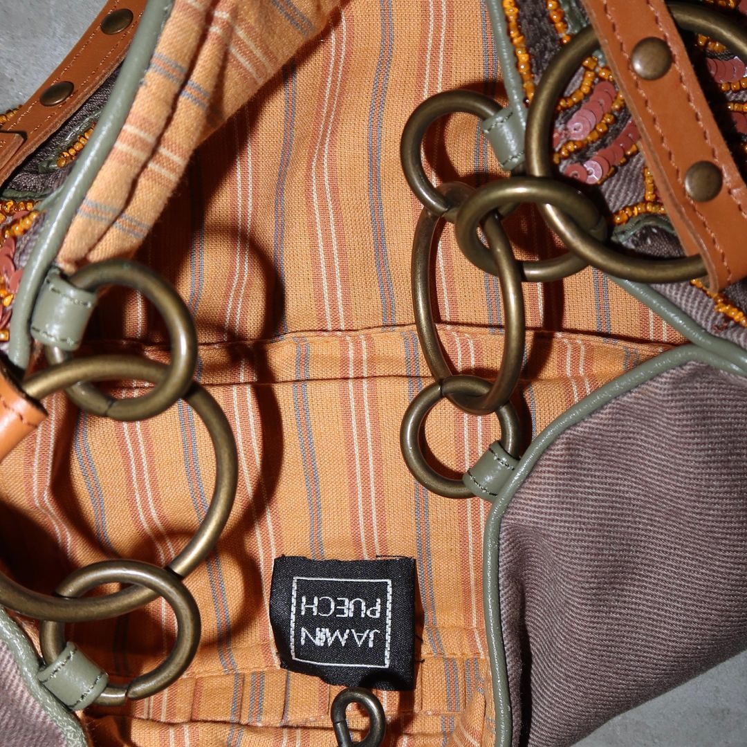 Thumbnail 28b1964d-d8b8-44d9-b5fb-5cada9995083