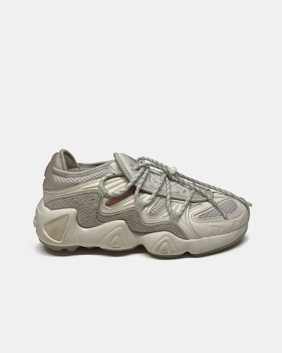 032c x Adidas 2019 Salvation Consortium Sneaker Core White by 032c x Adidas in size EU 38 from SHOES category