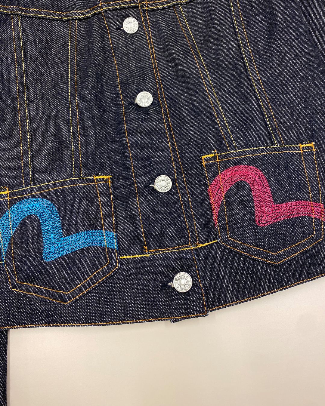 Thumbnail 70ca517f-1733-4804-bda0-3f9a41c3455b