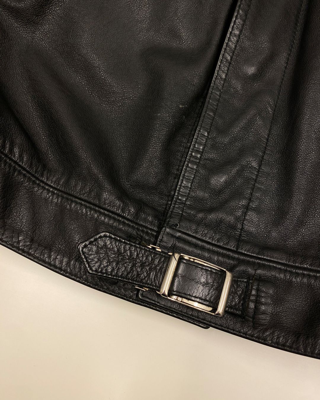 Thumbnail 46c629d7-4c5f-44f9-8f58-9e682cde60b5