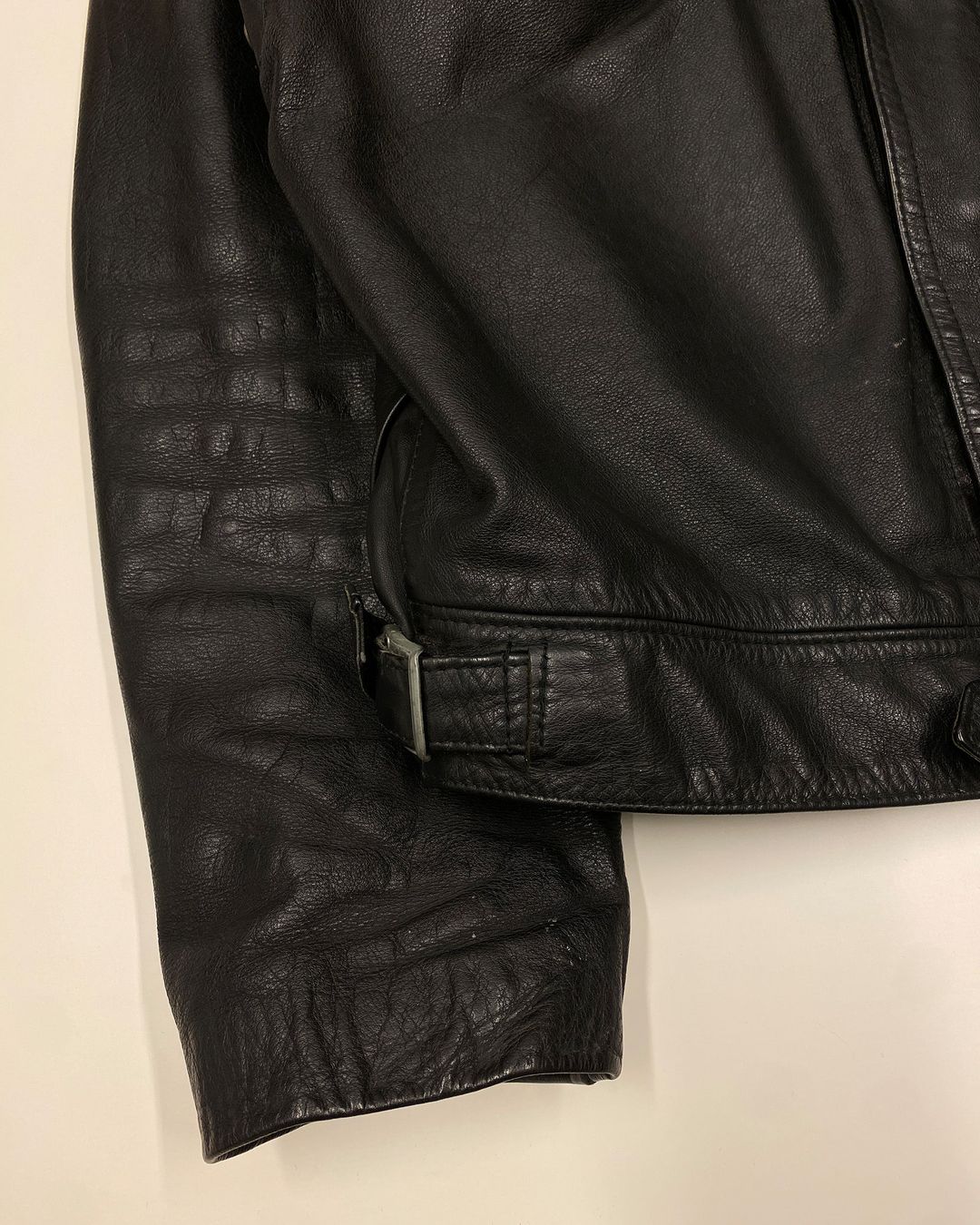 Thumbnail af1cb0b7-d4a4-4008-acec-57d24691ec6d