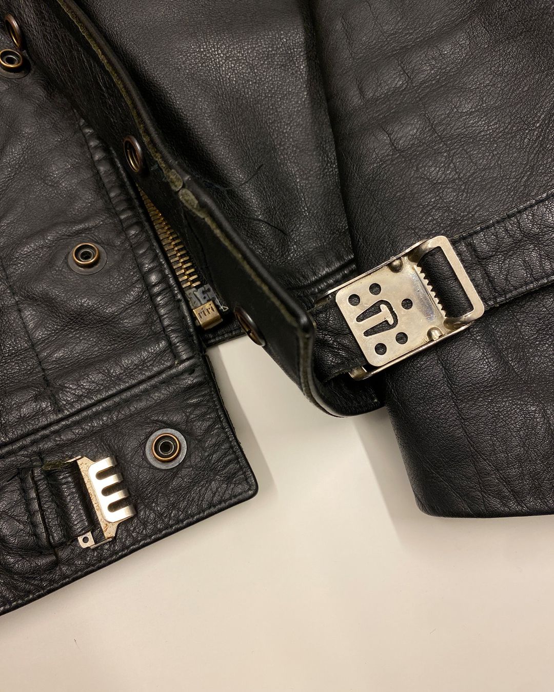 Thumbnail 582e77a2-7f76-4ae8-adcf-5546823bb85a