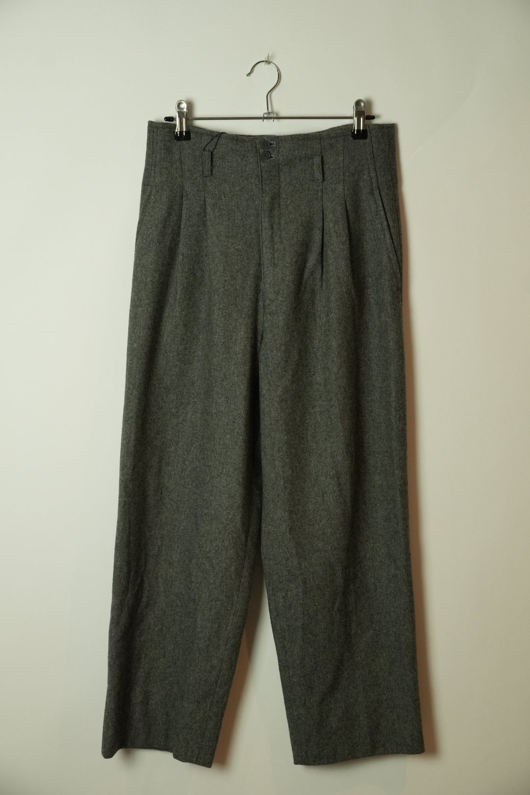 Vintage Grey Trousers by VENDOR-UNKNOWN in size S from TROUSERS category