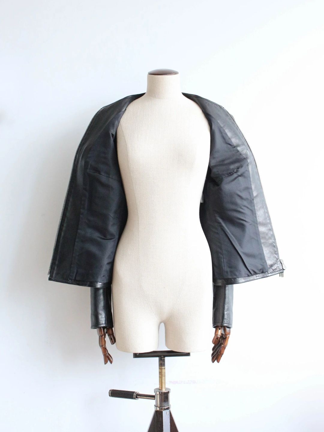 Thumbnail 0117e9c1-0320-49a5-9a5c-fdb0430e1196