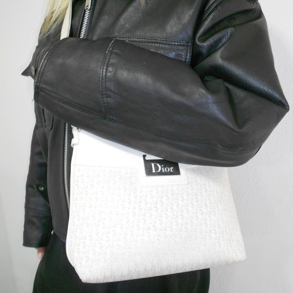 Thumbnail 4e42d40b-4431-491a-9f8c-530476cefa73