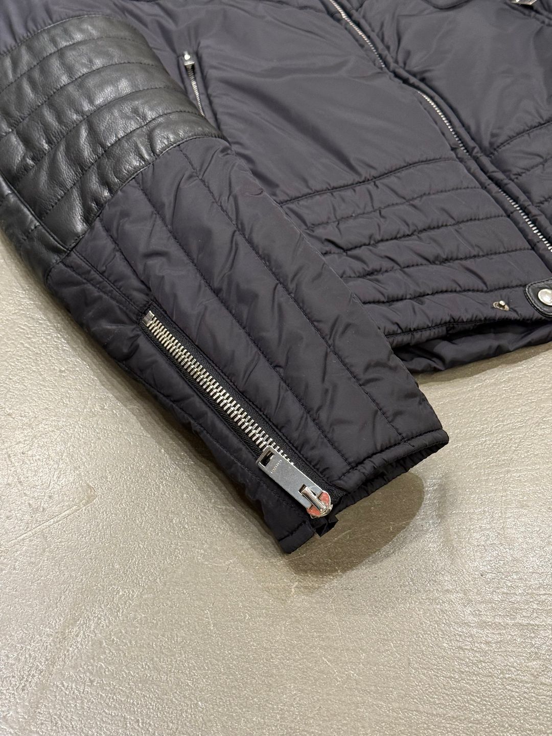 Thumbnail 054f0f99-4c7d-42fe-8a9e-24144c5d34ba