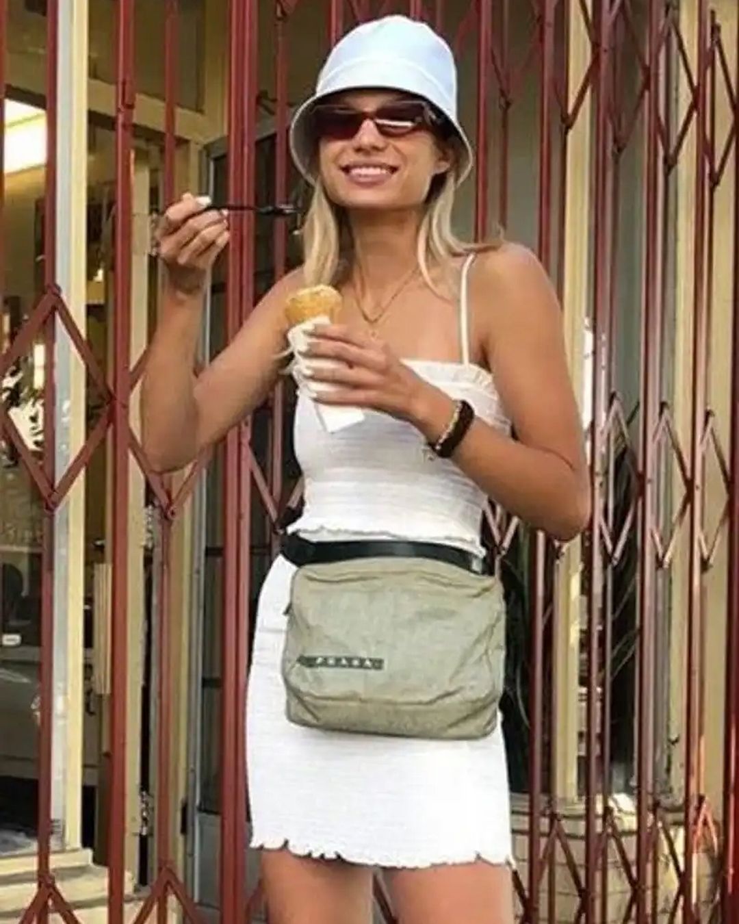 Thumbnail 742a18f9-110e-48db-86c4-3eb5785ad660