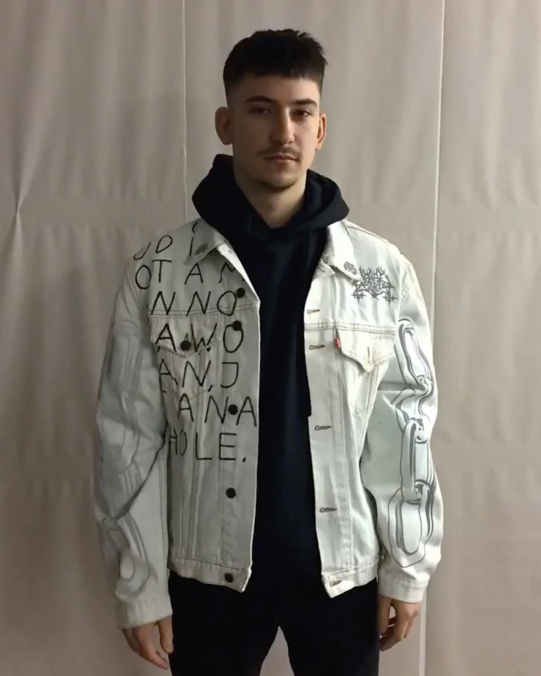 Thumbnail 03a9392a-809d-4cc1-aab1-81594e386390