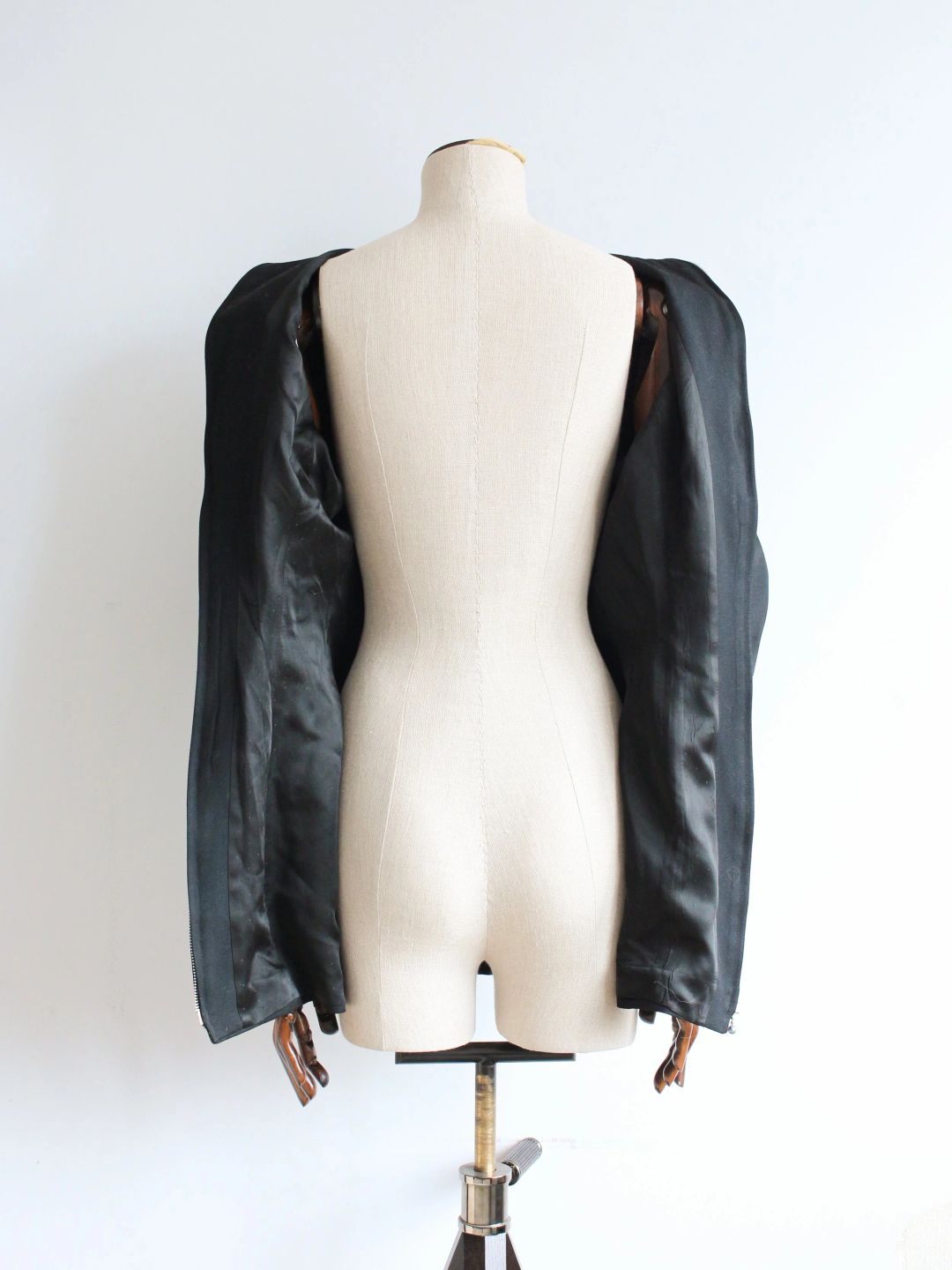 Thumbnail 2738edc3-d5cb-40bb-91ed-4cd8f2012169