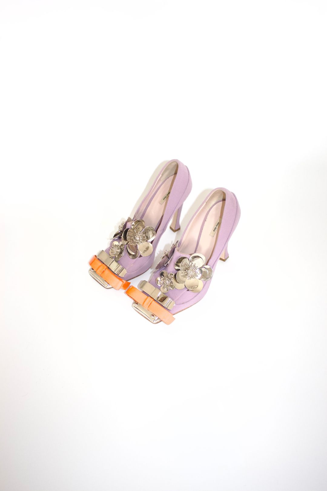 Miu Miu FW 2010 lilac pumps with metallic flowers by MIU MIU in size EU 39 from SHOES category