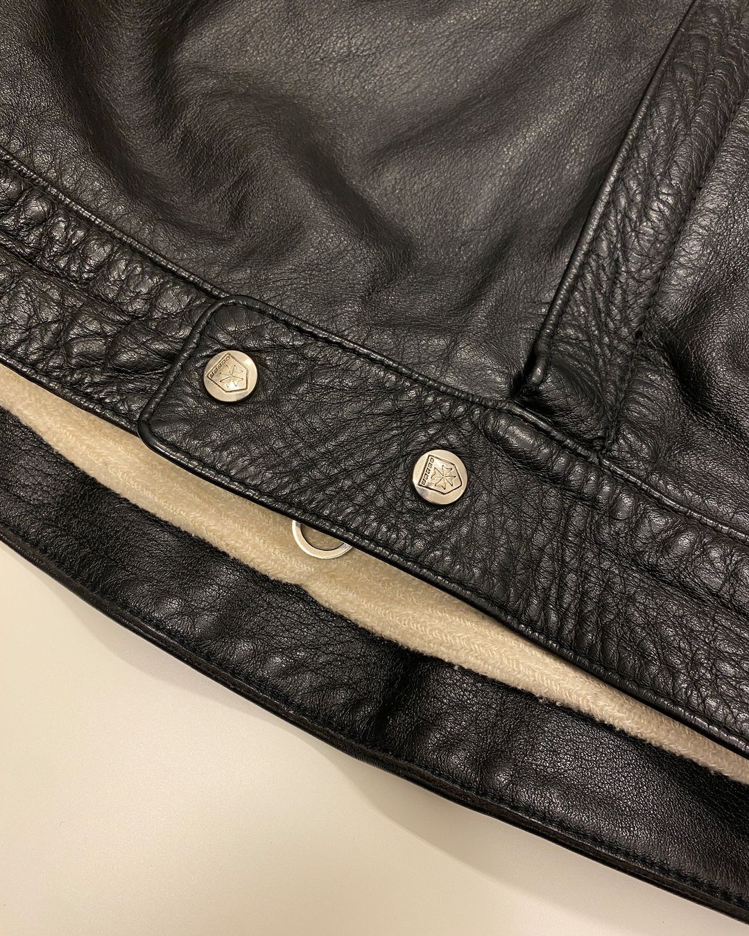 Thumbnail 931d24fa-a860-42bf-84d1-5097e7f9f022