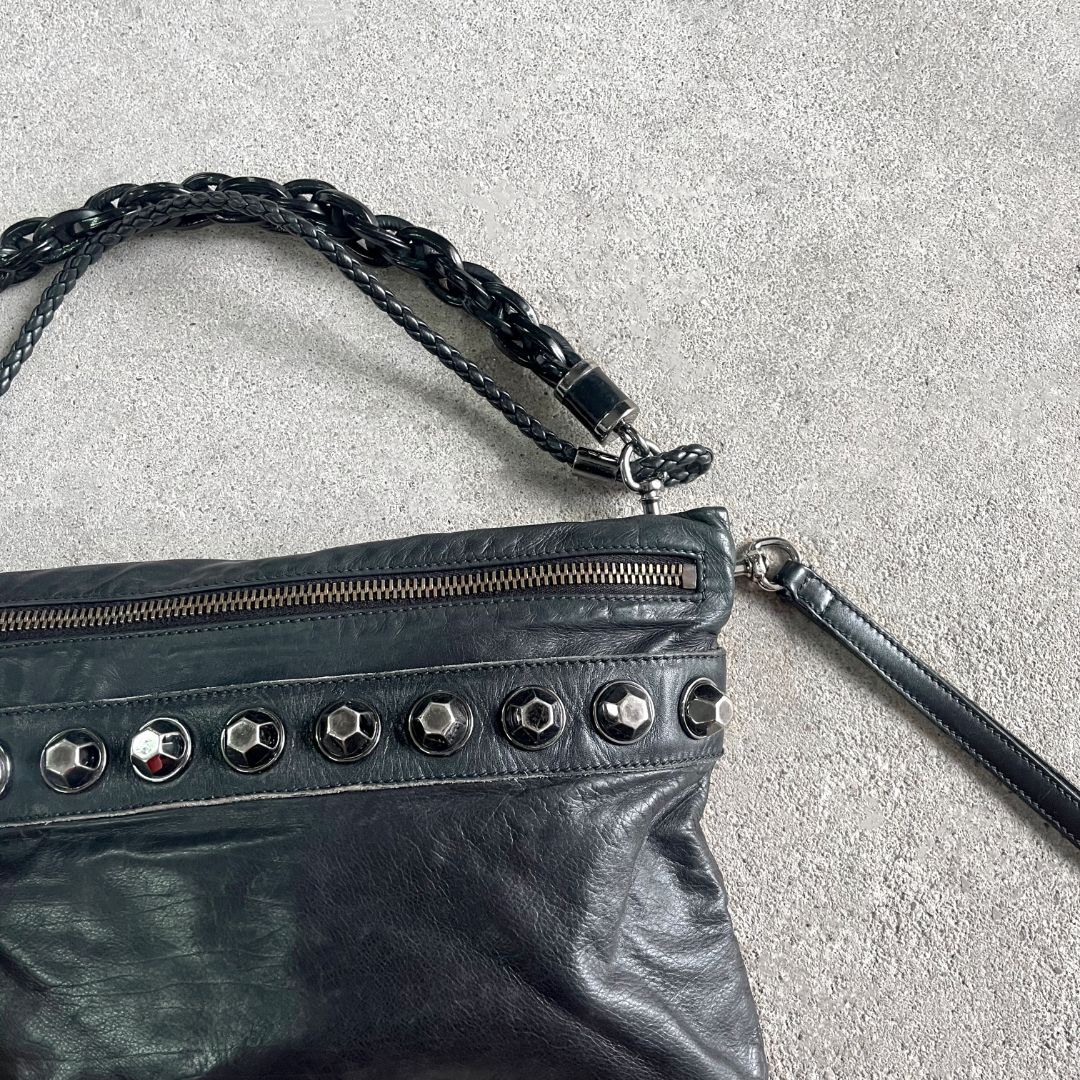 Thumbnail 8f70a1a2-ac6a-403b-af15-99275f3a3673