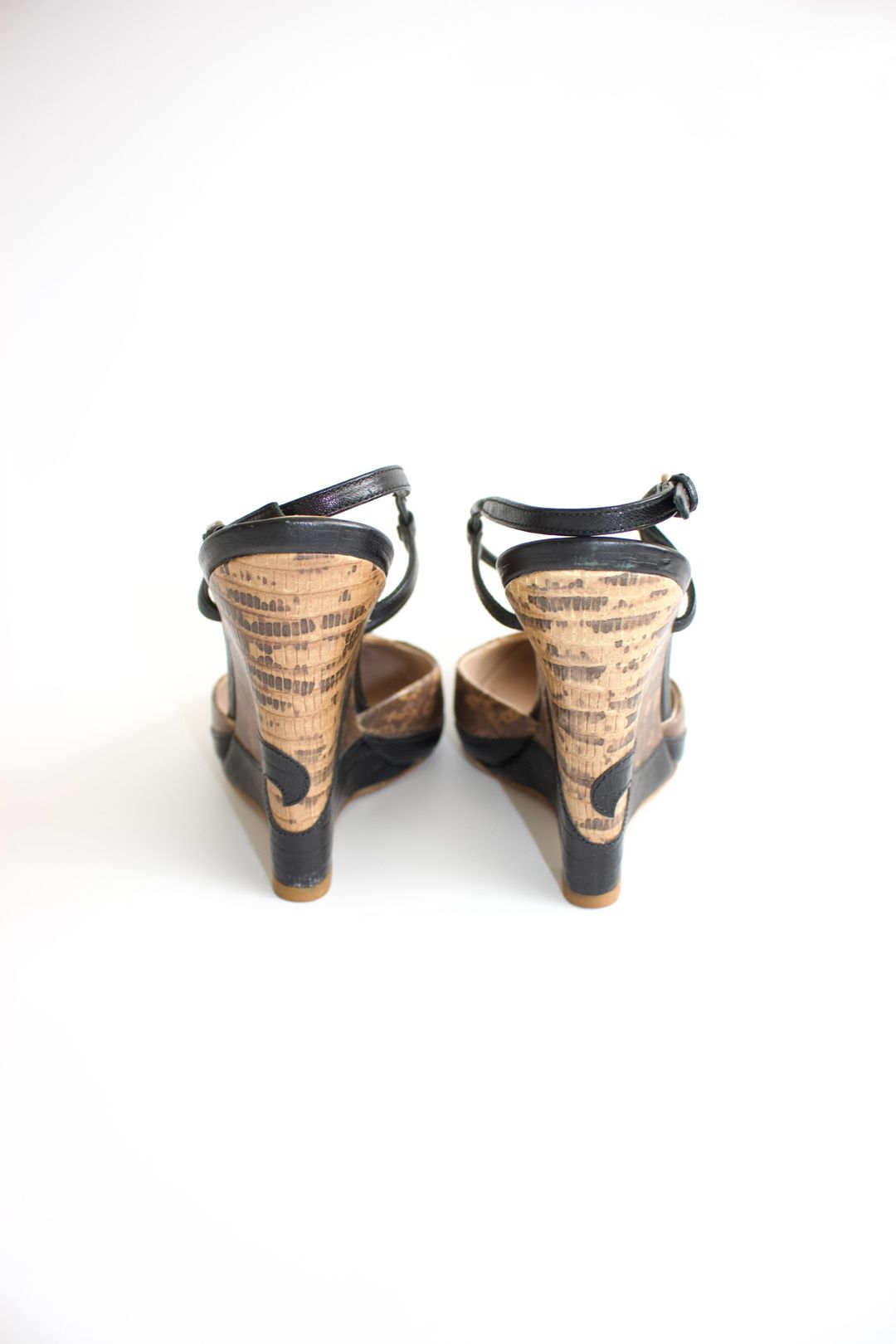 Thumbnail 6c4a7dd8-c2fa-484b-8bb3-37c2a5caf0f3