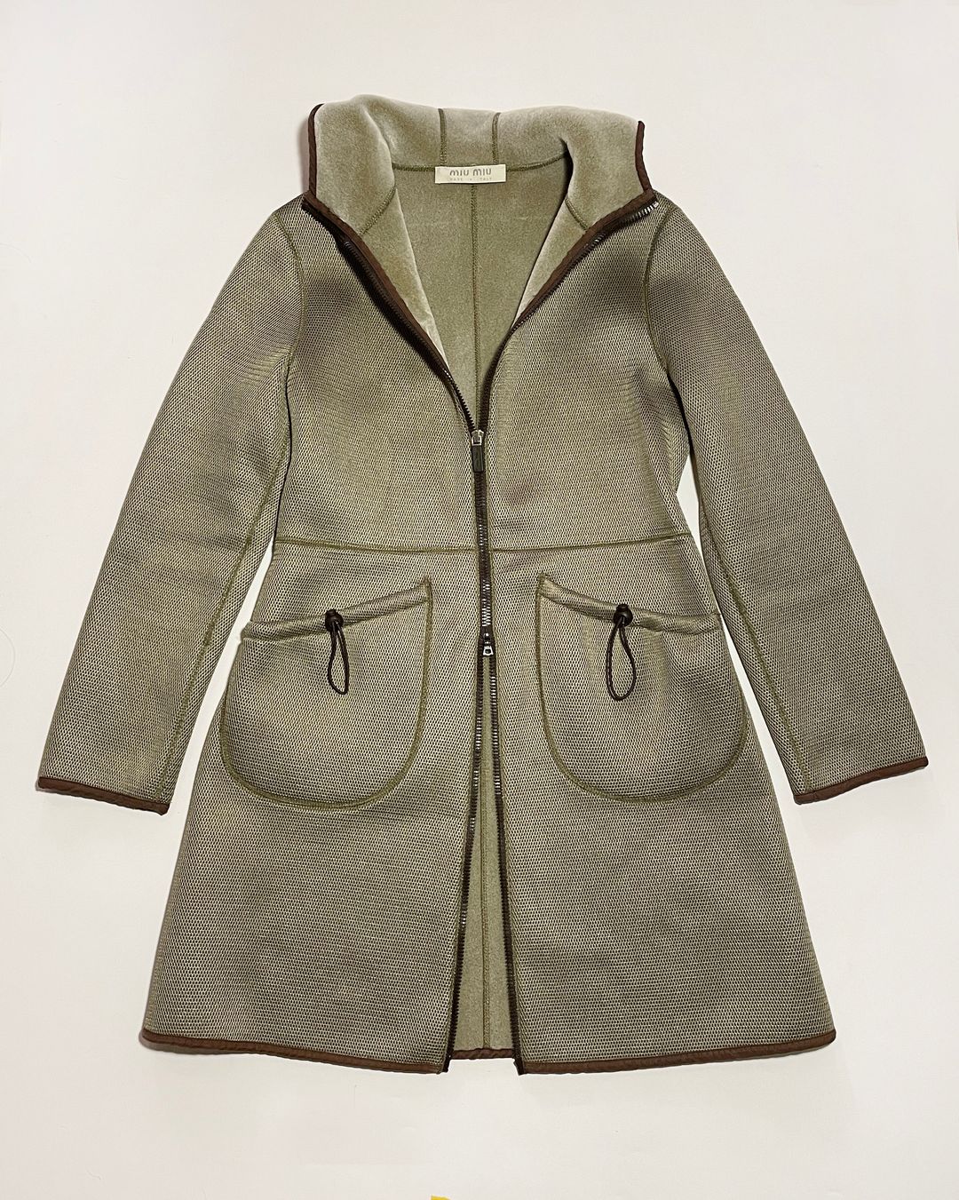 Thumbnail 28d38bdf-e53a-4e99-8933-30cefe812963