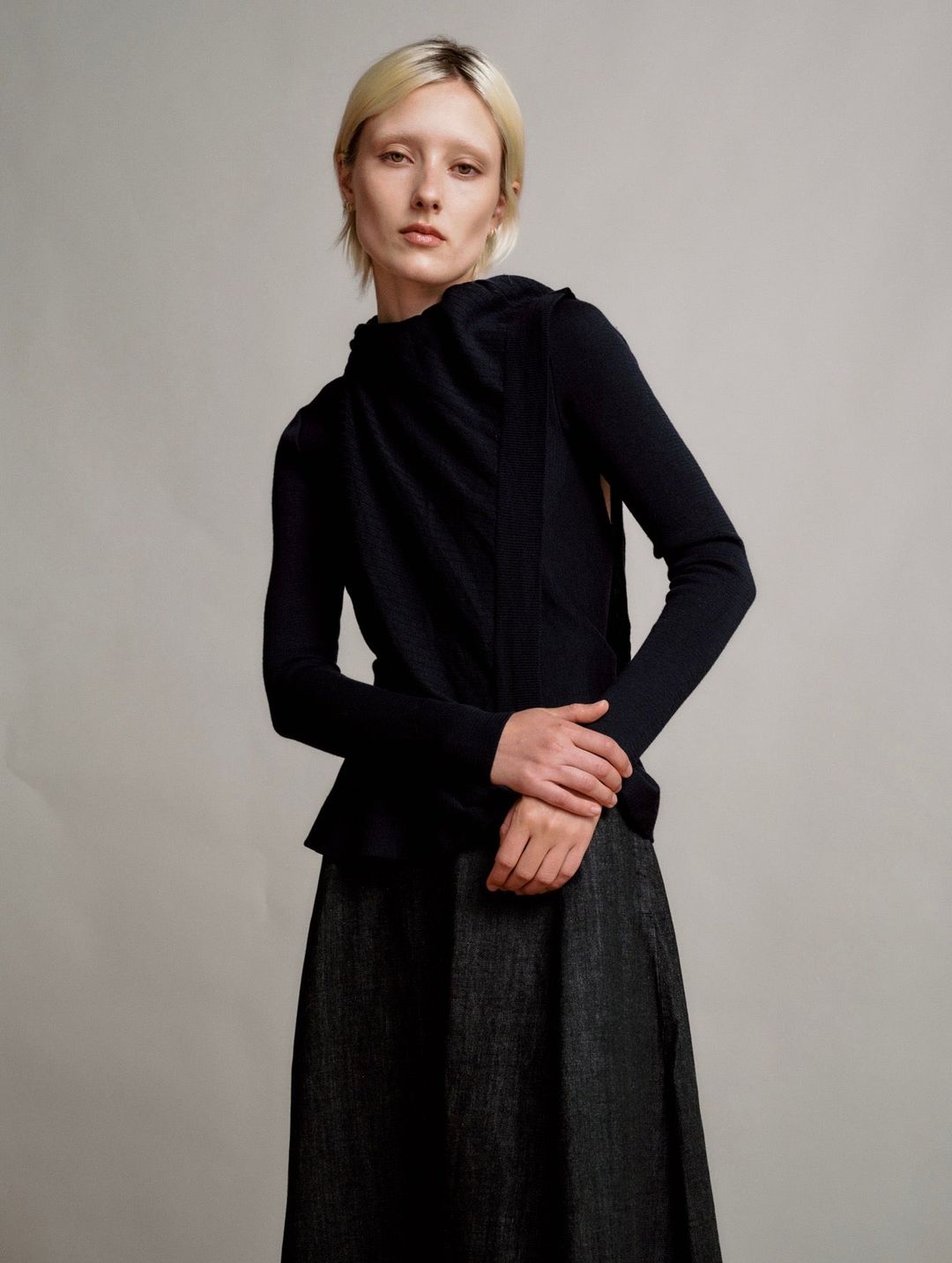 Oscar de la Renta Backless Knit w Built In Scarf by VENDOR-UNKNOWN in size XS from KNITWEAR category