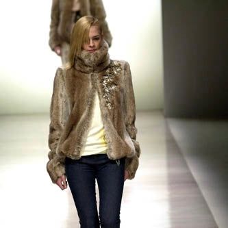 Chloé AW2001 Faux Fur Coat by Chloé in size ONE SIZE from Fur Coat category