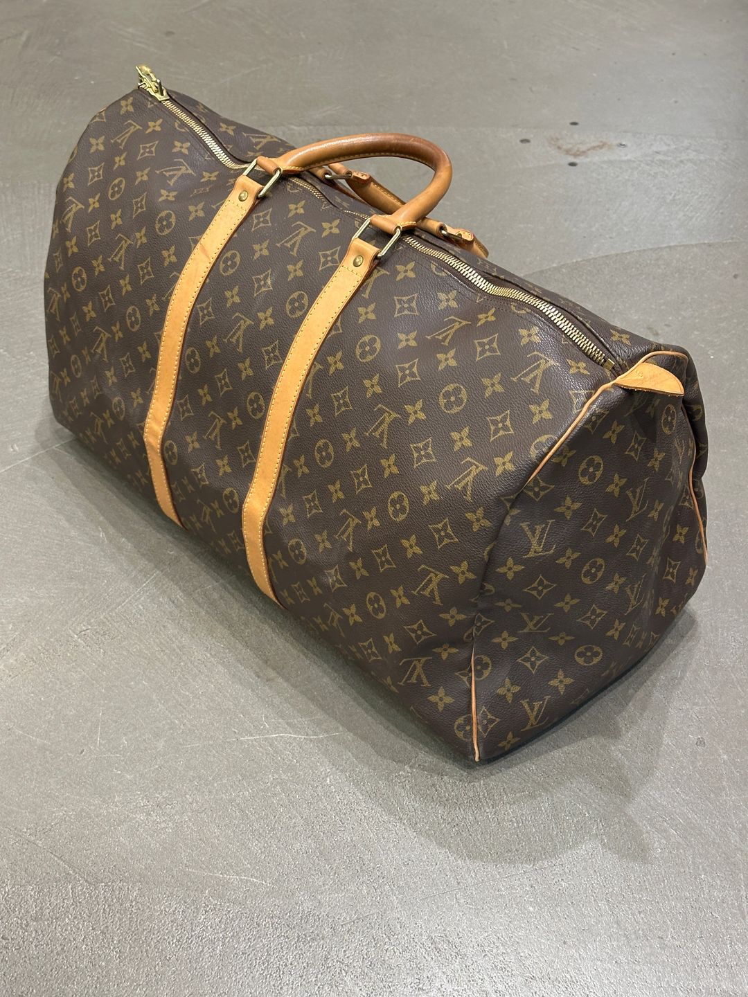 Thumbnail 83f1a8f7-d000-4ade-81c0-b86fc9a9462d