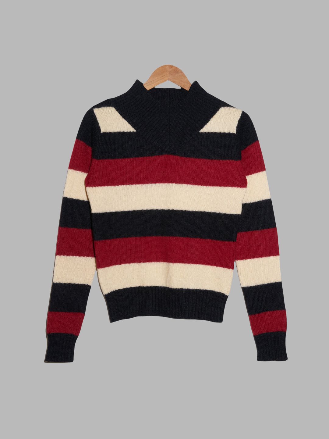 Yoichi Nagasawa black red and white horizontal stripe v neck jumper - S 8 by Yoichi Nagasawa in size AU/UK 8 from KNITWEAR category