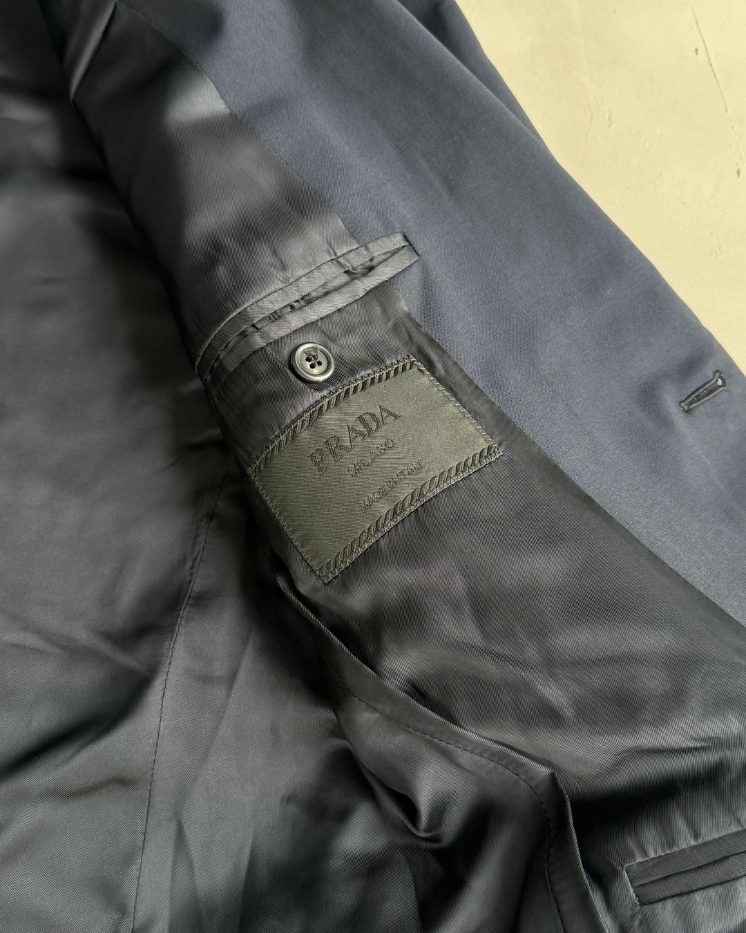 Thumbnail 9ad604ac-4b9b-4a11-9ed1-d4daab80c2ca